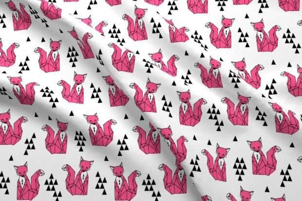 Кури та рожеві лиси