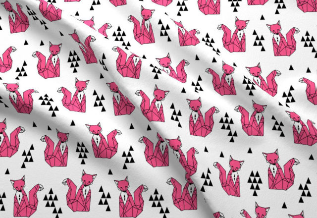 Кури та рожеві лиси